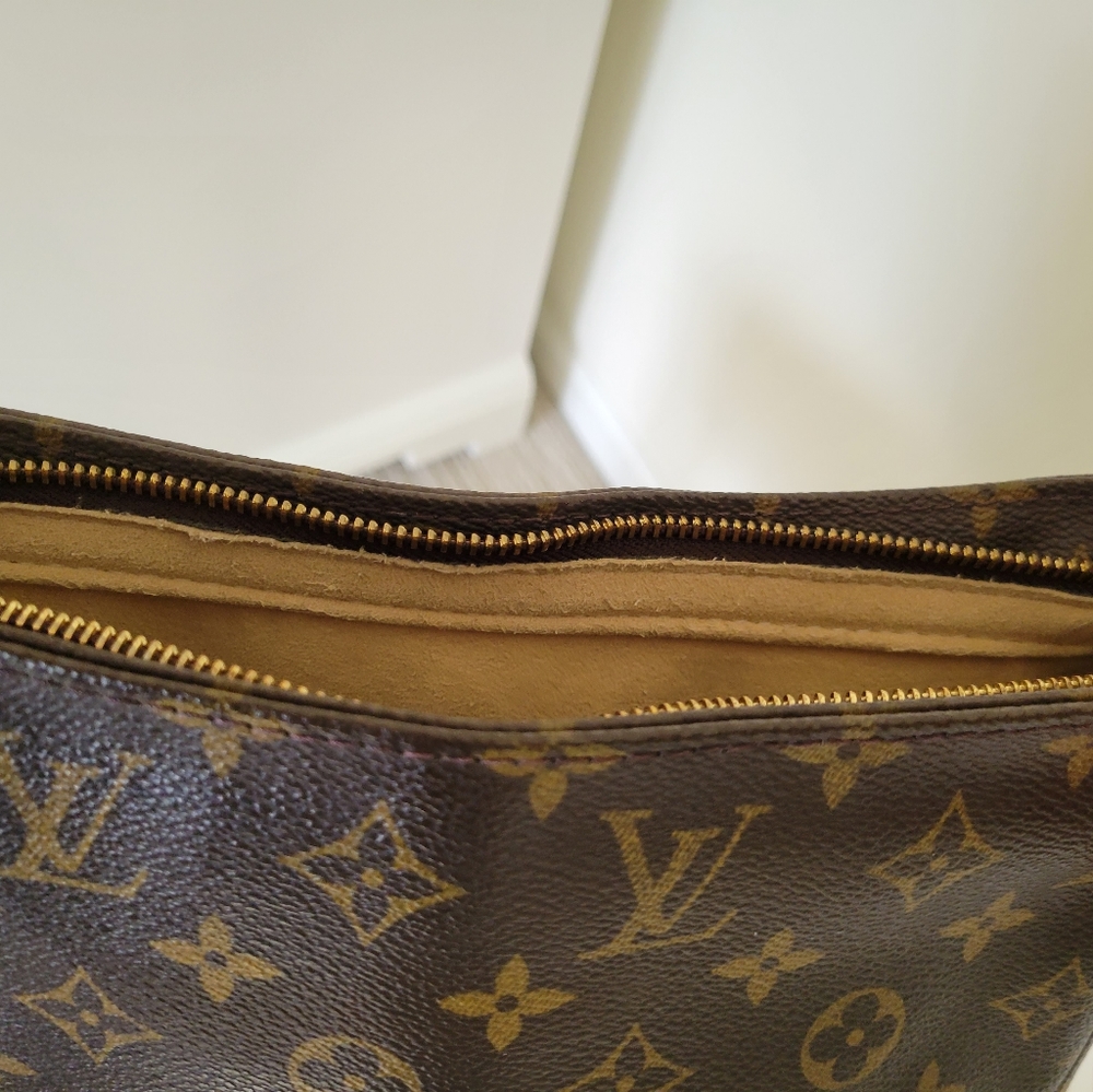 Louis Vuitton Monogram Looping GM - Picture 12 of 16